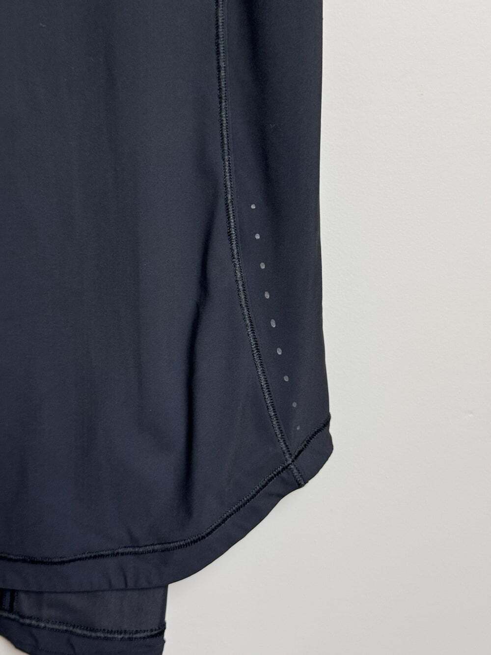 Lululemon Women’s Black Running Workout Tank Top Mesh Back Yoga Size 4-6 - Picture 3 of 7